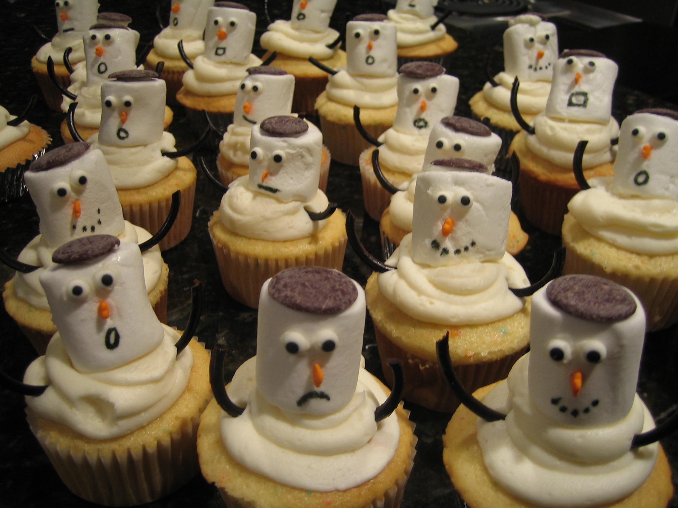 Melting Snowman Cupcakes • Sarahs Bake Studio